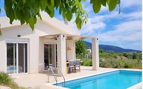 Casa O' - Neues Ferienhaus mit großer Terrasse und privatem Swimmingpool